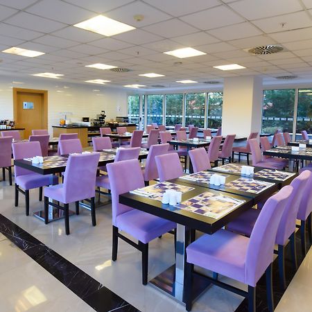 Holiday Inn Express Istanbul-Altunizade By Ihg Exterior photo