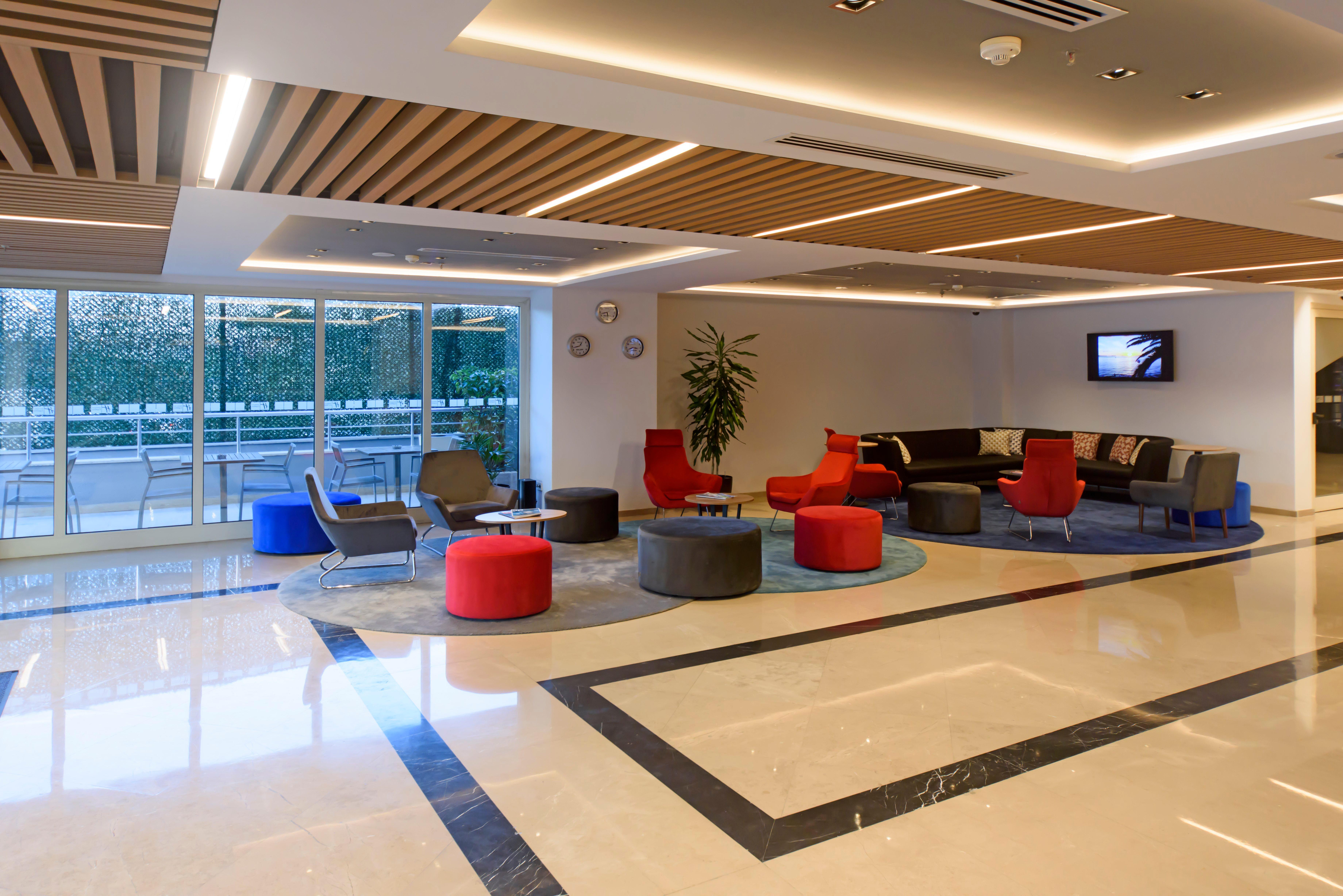 Holiday Inn Express Istanbul-Altunizade By Ihg Exterior photo