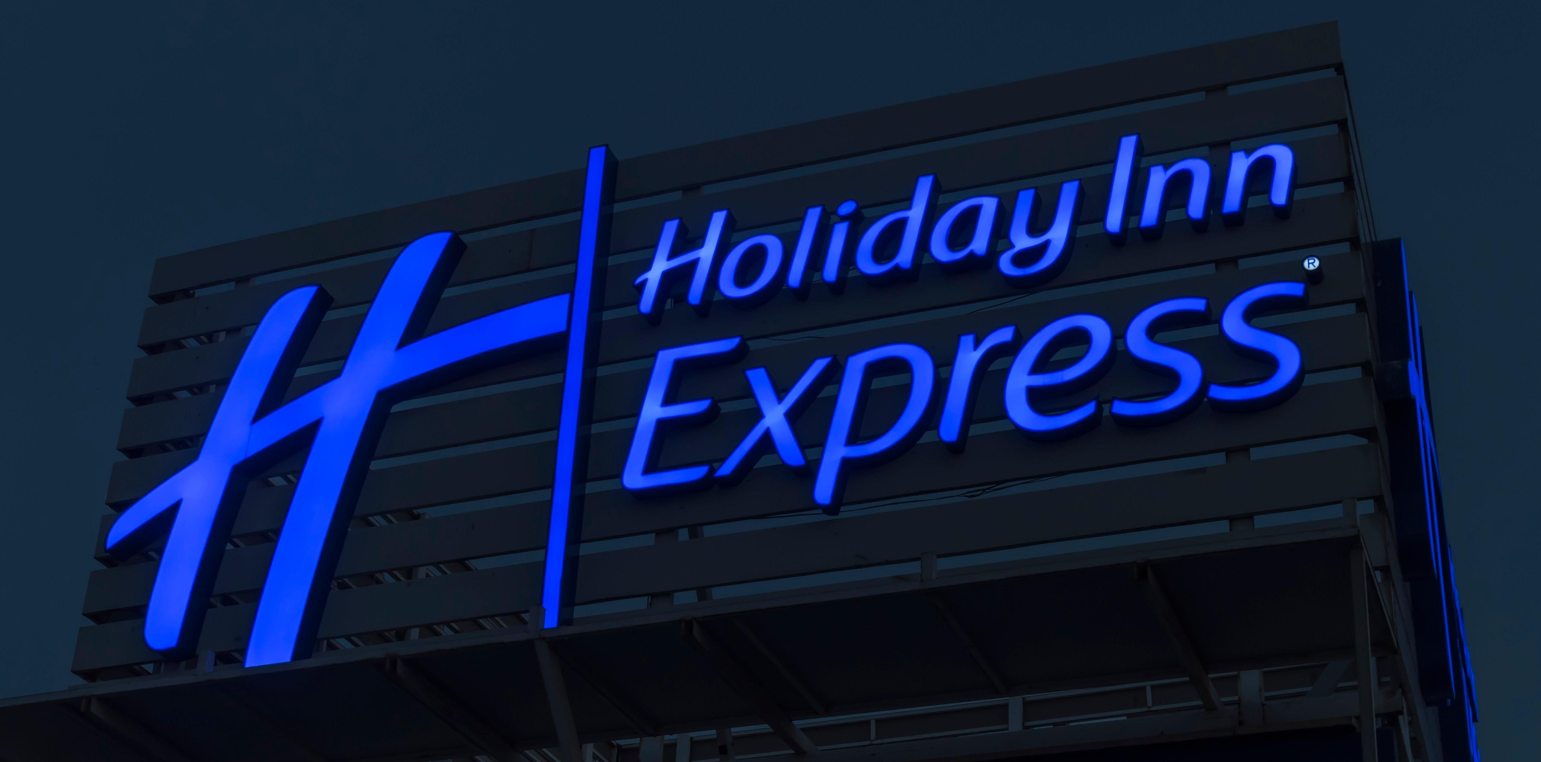 Holiday Inn Express Istanbul-Altunizade By Ihg Exterior photo