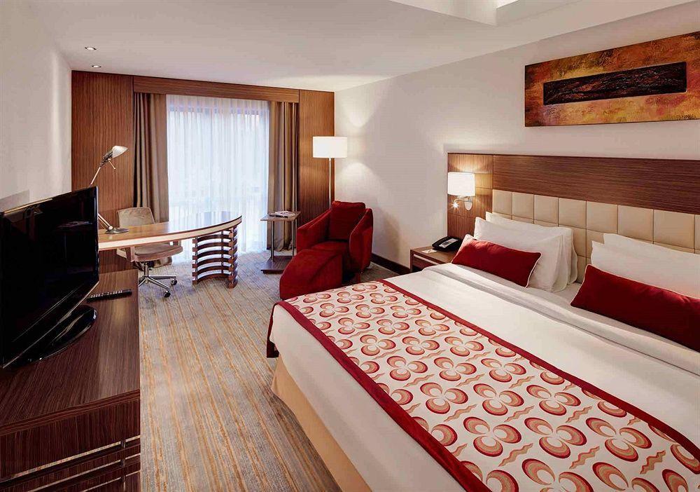 Holiday Inn Express Istanbul-Altunizade By Ihg Exterior photo