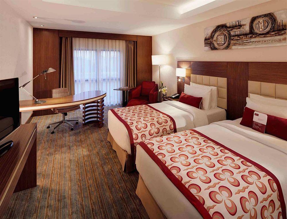 Holiday Inn Express Istanbul-Altunizade By Ihg Exterior photo
