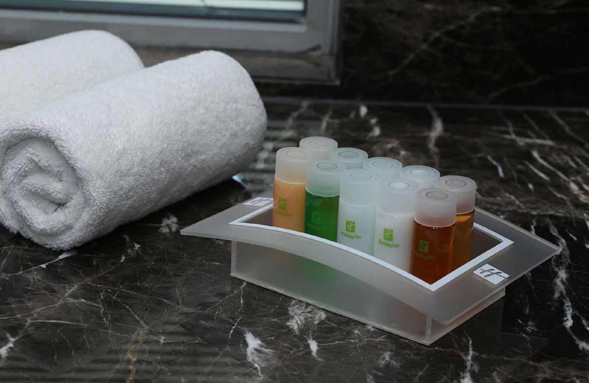 Holiday Inn Express Istanbul-Altunizade By Ihg Exterior photo