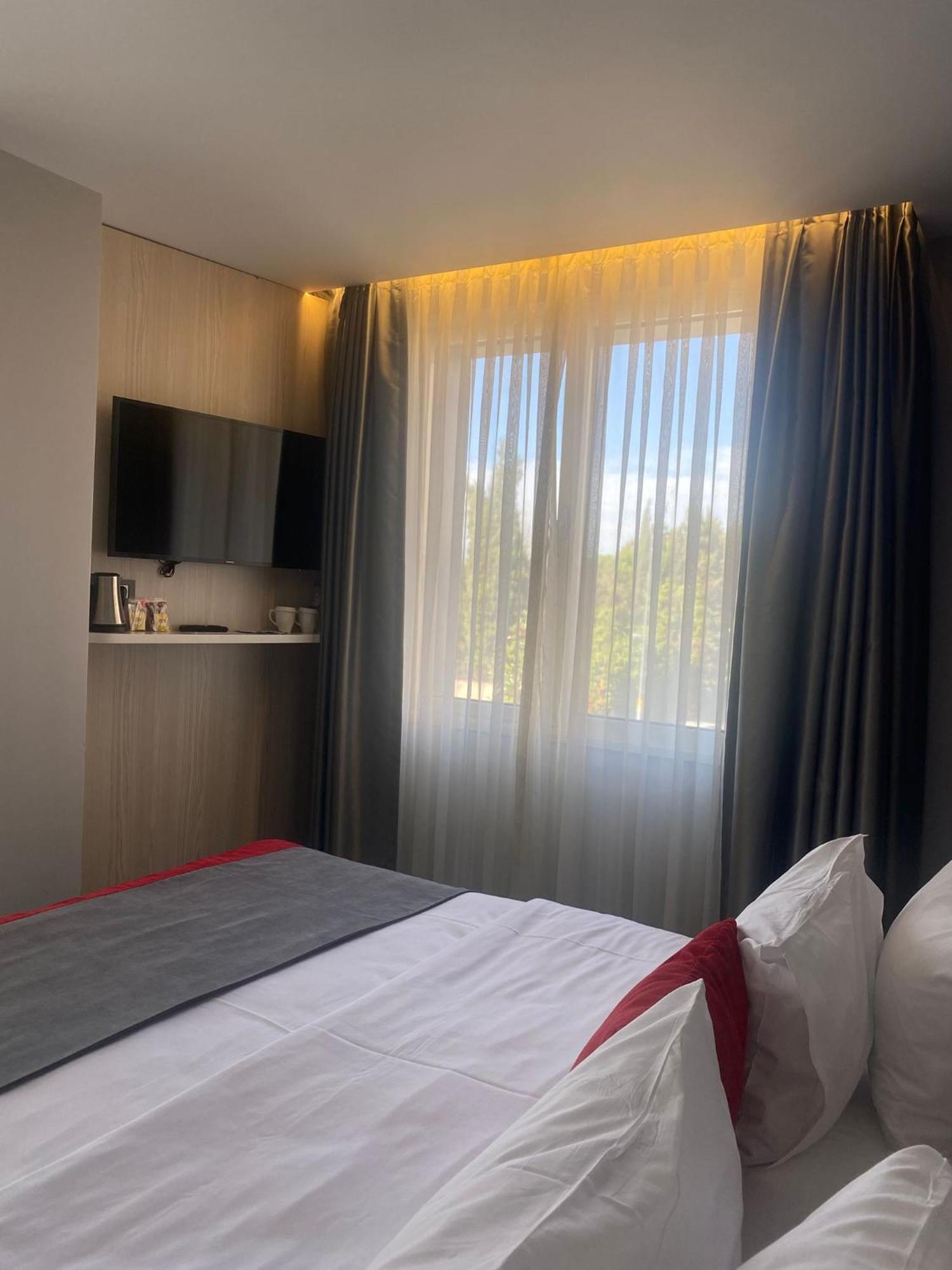 Holiday Inn Express Istanbul-Altunizade By Ihg Exterior photo