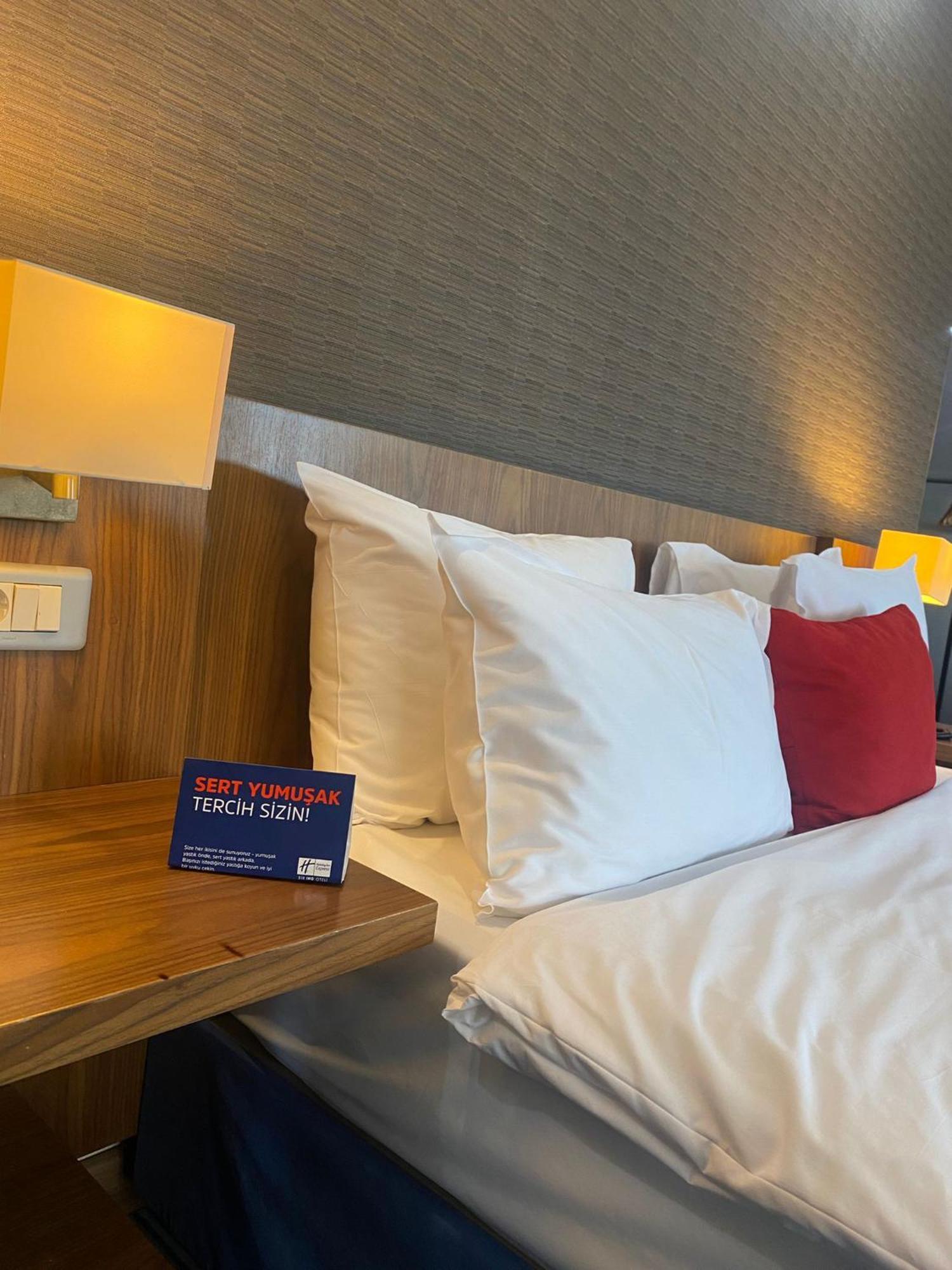 Holiday Inn Express Istanbul-Altunizade By Ihg Exterior photo