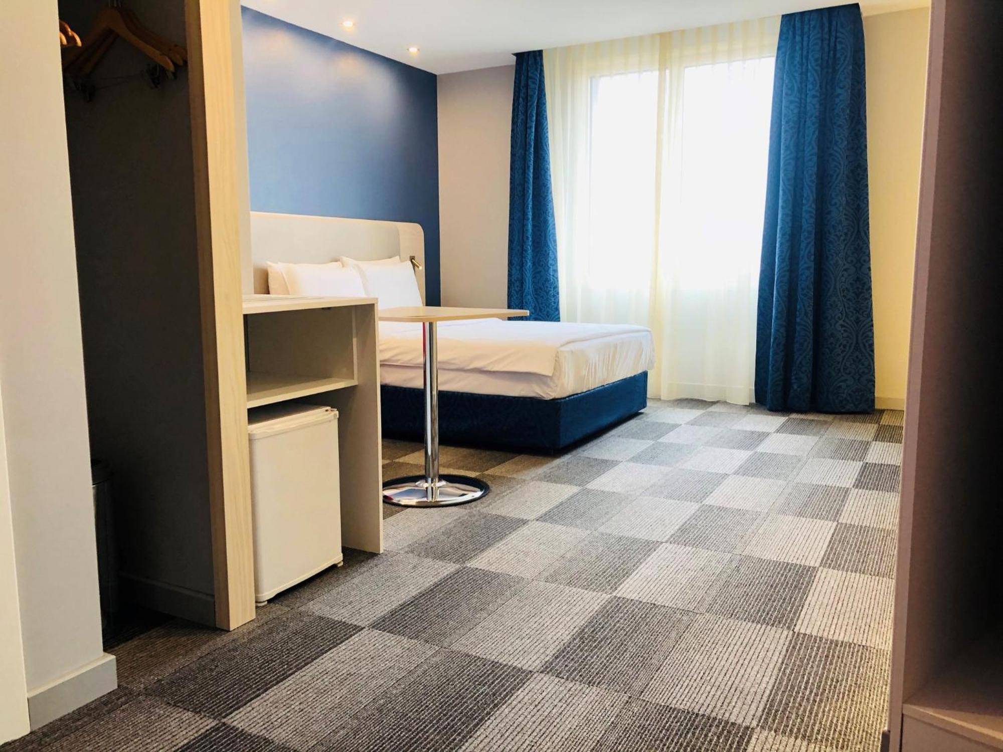 Holiday Inn Express Istanbul-Altunizade By Ihg Exterior photo