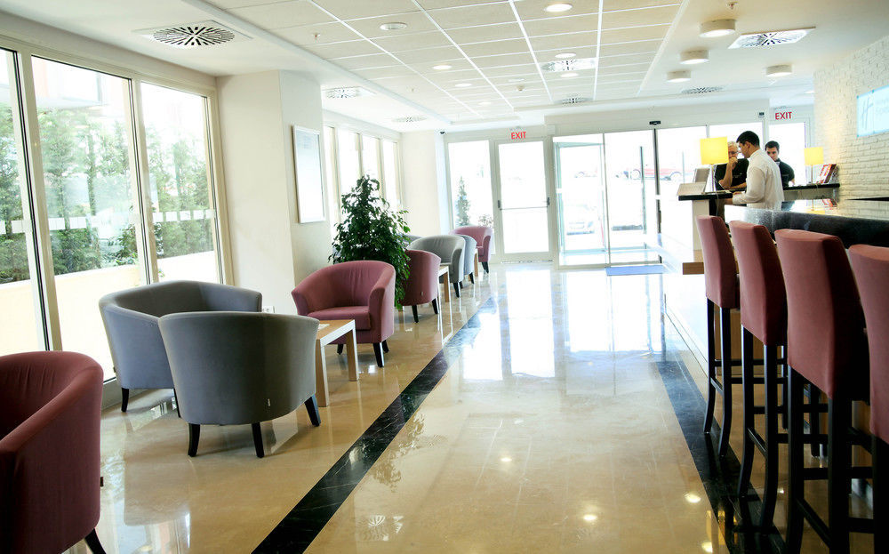 Holiday Inn Express Istanbul-Altunizade By Ihg Exterior photo